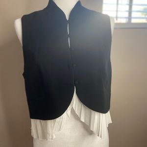 Leo vest black and ivory